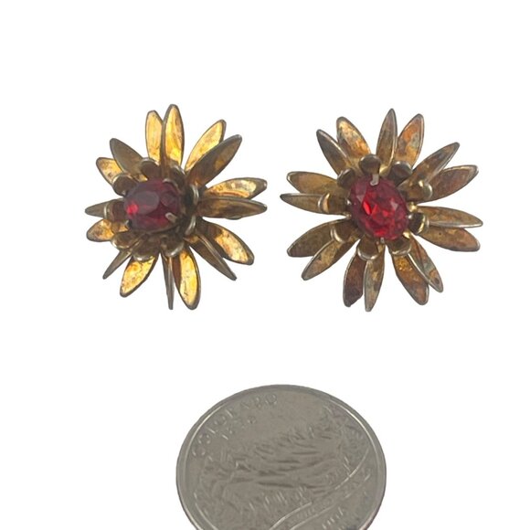 Vermeil Sterling 1940s Floral Screw back Earrings With Red Rhinestones - Picture 8 of 8